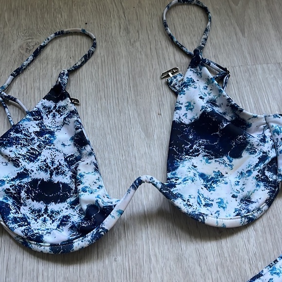 Ocean bikini - Picture 2 of 7